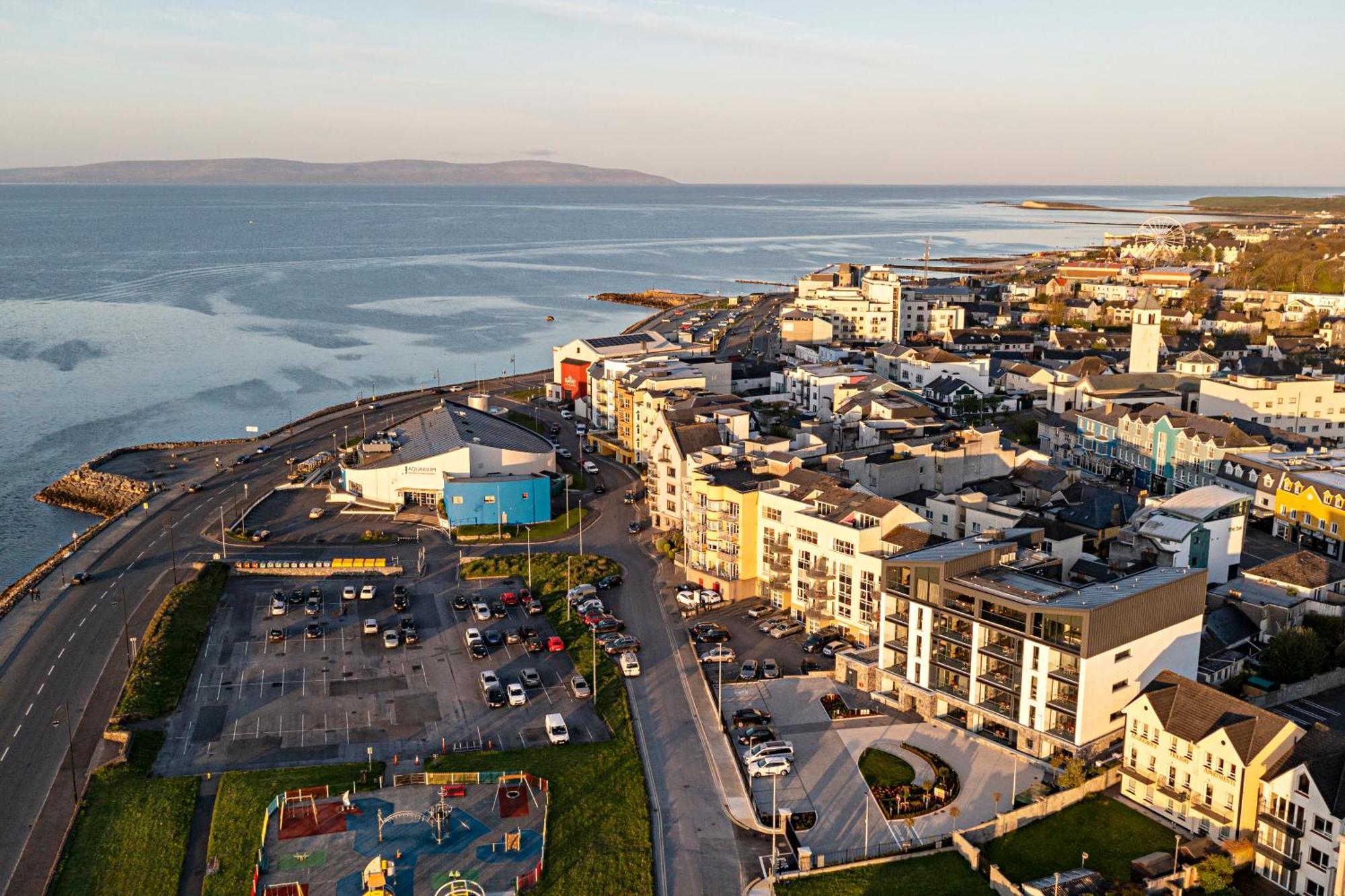 Shoreline Apartments Galway Exteriör bild